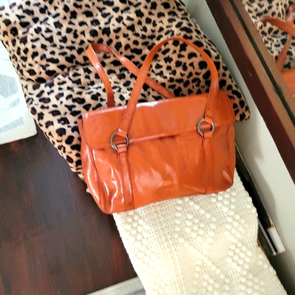 BCBG womens large handbag/tote beautiful brown semi-gloss leather vintage